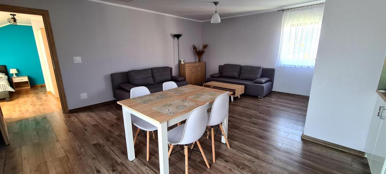 Moris Pokoje Goscinne Łeba Esterno foto