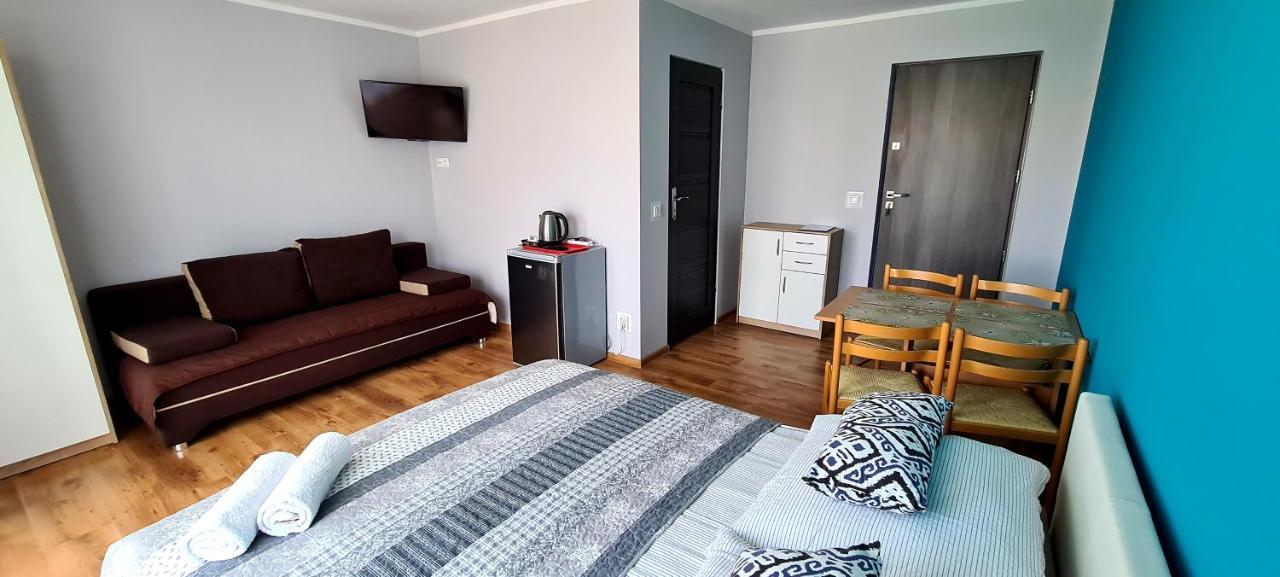 Moris Pokoje Goscinne Łeba Esterno foto